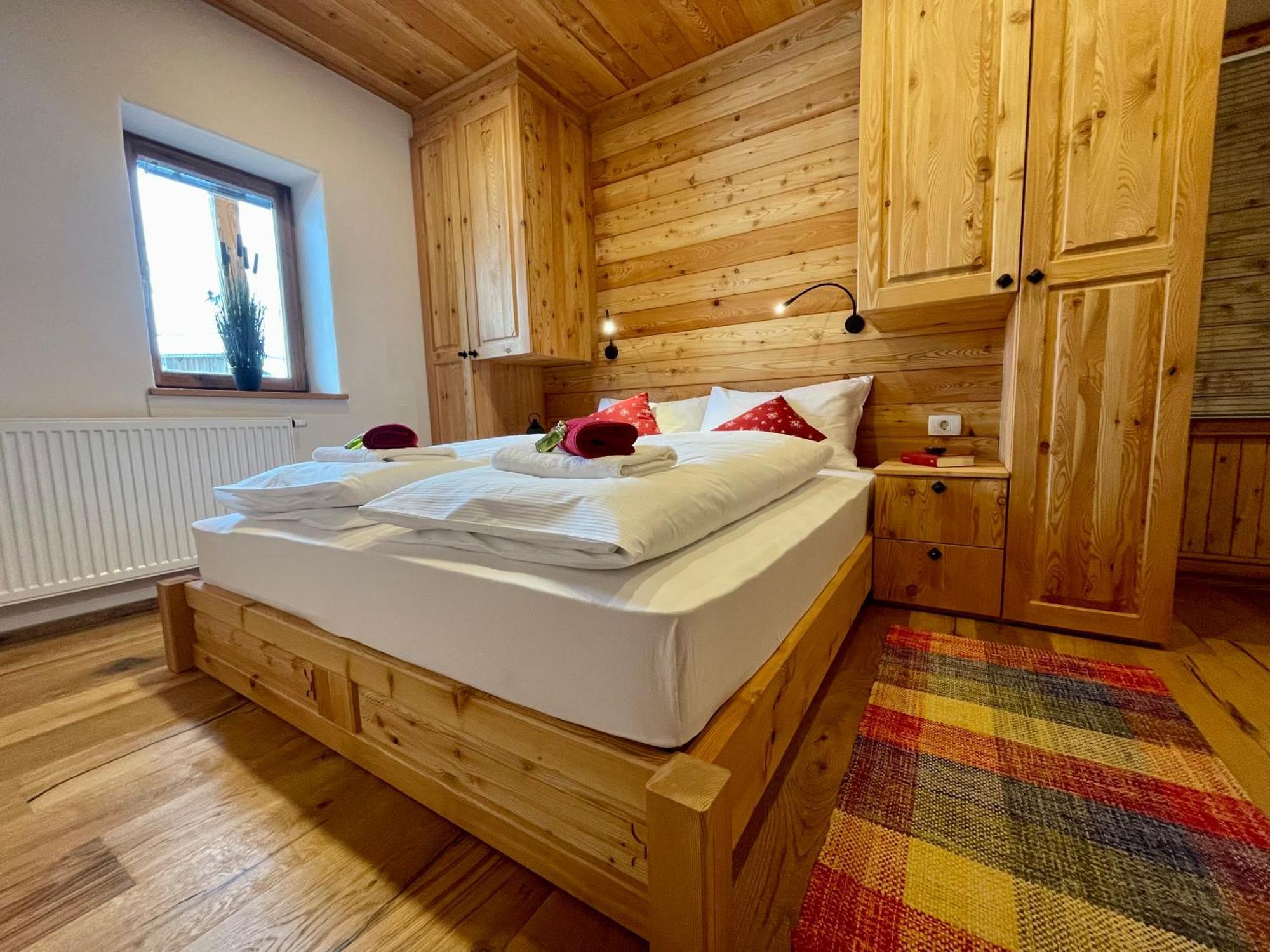 Hotel Surc Kranjska Gora Oda fotoğraf